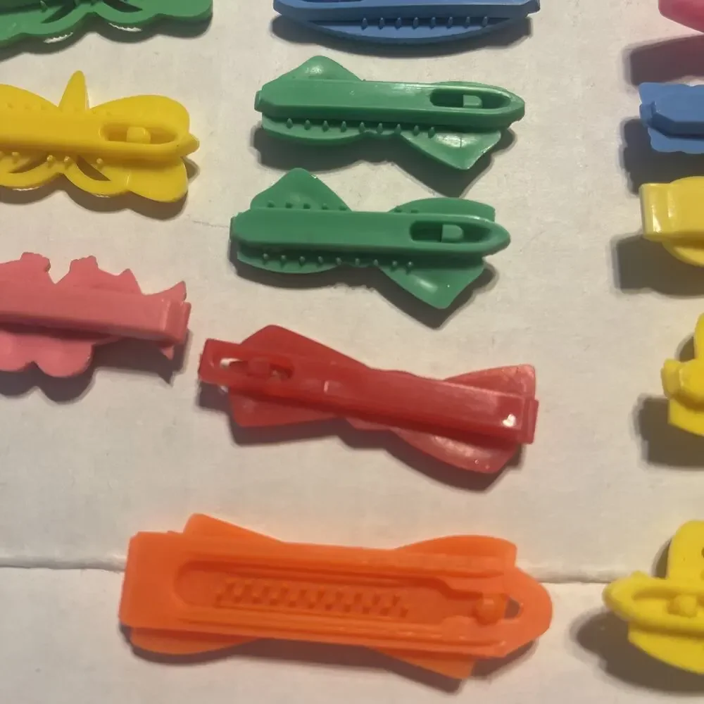 Vintage Goody and Misc Snap Tight Barrettes Hair Clips Lot of 21 Bow Butterflies